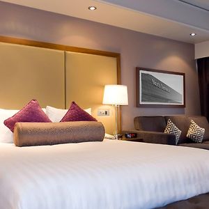 Sandman Signature London Gatwick Hotel